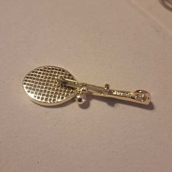 EUC Gerry’s Tennis Racketball Brooch Pin Pendant Gold Tone Blue Accents Vtg - Picture 4 of 5